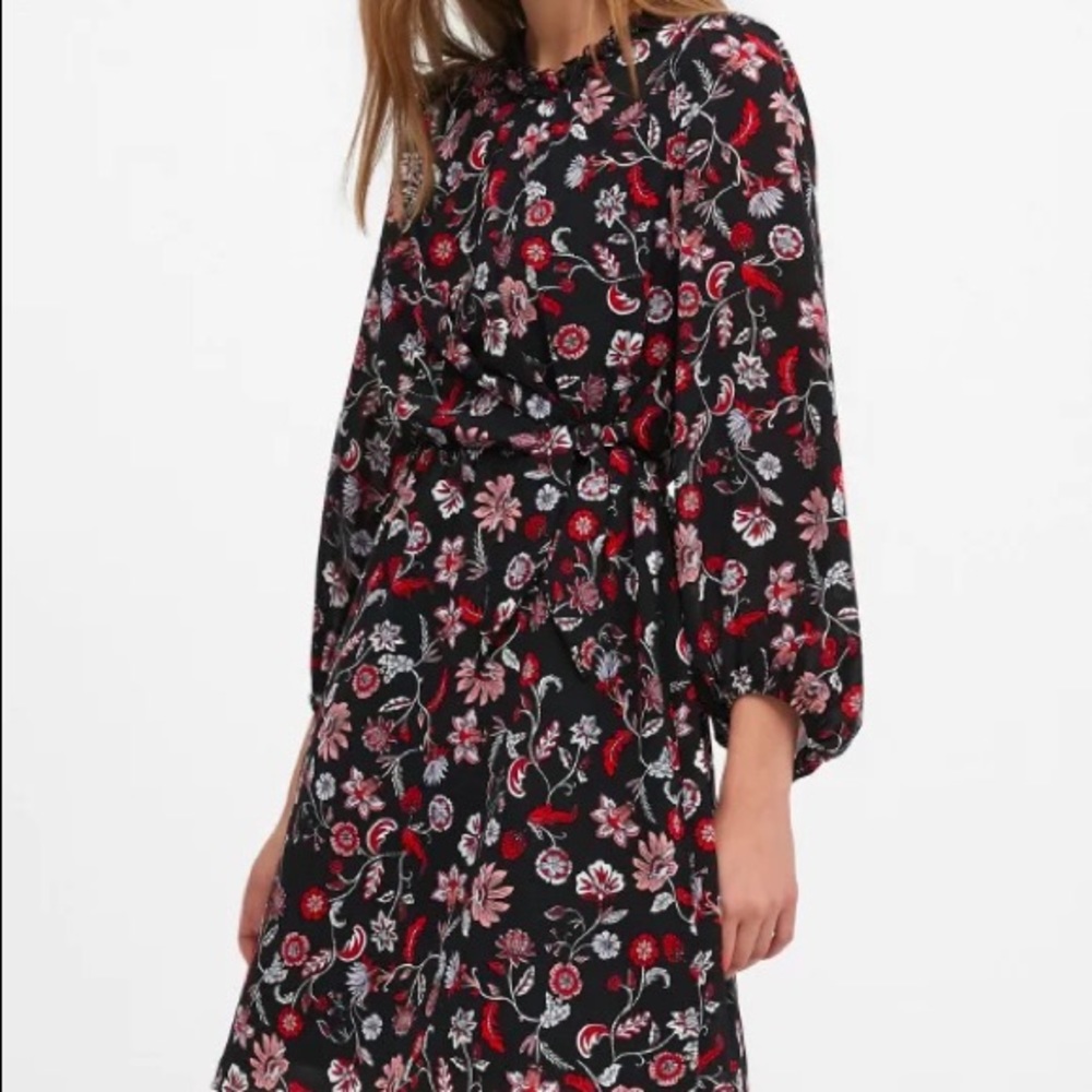 Print tie waist mini dress with red, pink, and white floral print!